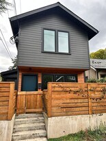 5774 NE Rodney Ave in Portland, OR - Building Photo