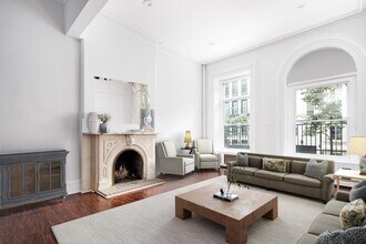 179 E 64th St in New York, NY - Building Photo - Building Photo