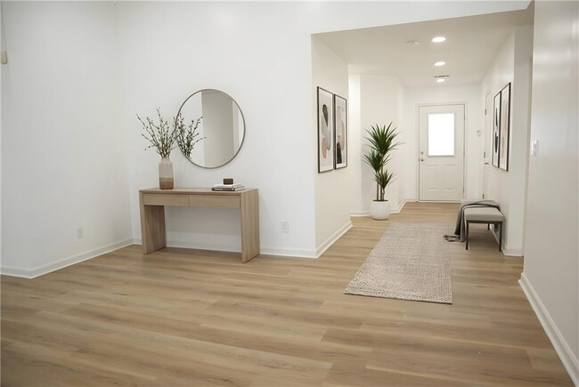 2250 Berkeley Creek Ct in Duluth, GA - Building Photo - Building Photo