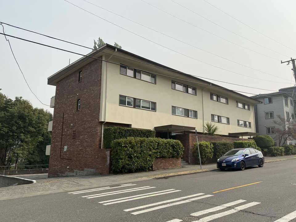 4640 22nd Ave NE in Seattle, WA - Foto de edificio