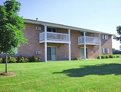 Viebahn Meadows in Manitowoc, WI - Building Photo