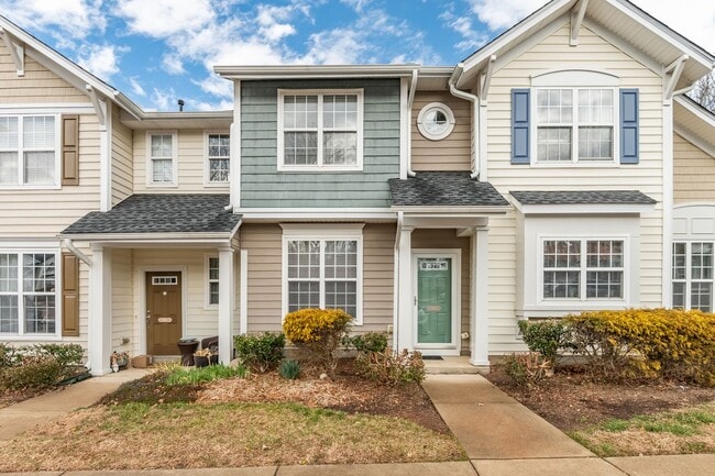 property at 917 Hamlet Park Dr