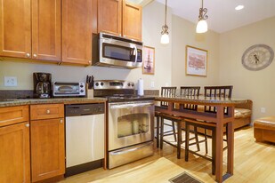 48 Hereford St, Unit A in Boston, MA - Building Photo