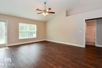 1947 Angel Fish Loop in Leesburg, FL - Building Photo - Building Photo