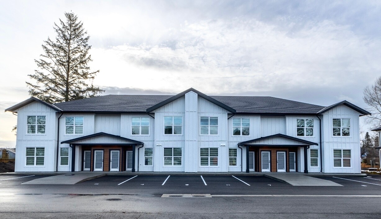 1940 Nunns Rd in Campbell River, BC - Building Photo