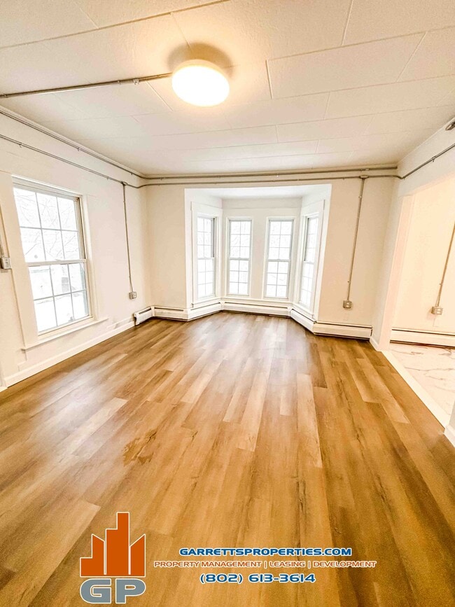 43 Middle St, Unit A in Lyndon, VT - Building Photo - Building Photo