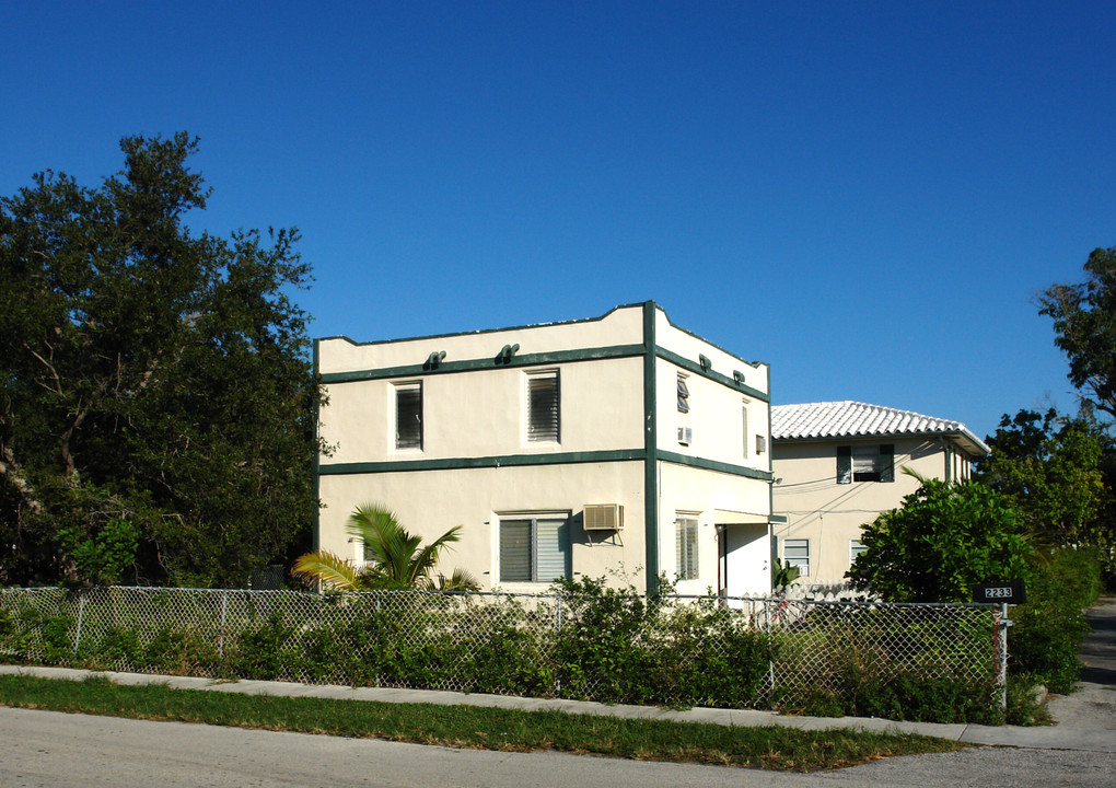 2233 Madison St in Hollywood, FL - Building Photo