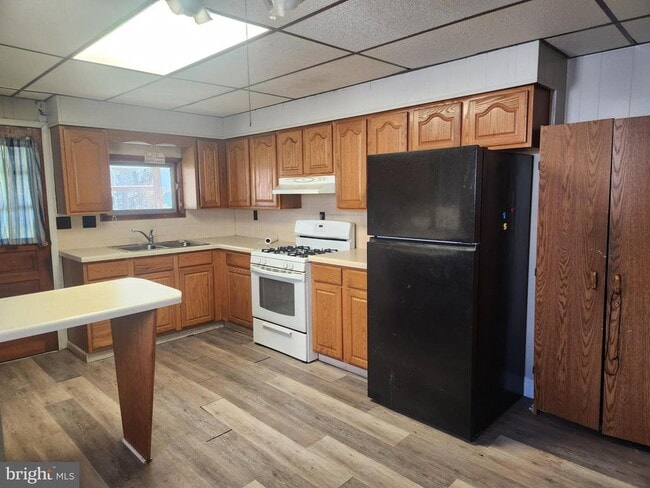 29 S F St in Keyser, WV - Foto de edificio - Building Photo