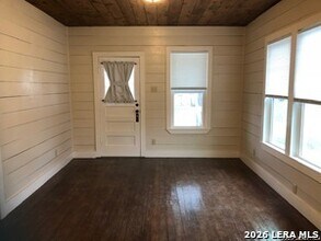 506 S Goodrich St in Seguin, TX - Building Photo - Building Photo