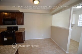 10127 Foothill Blvd in Sylmar, CA - Foto de edificio - Building Photo