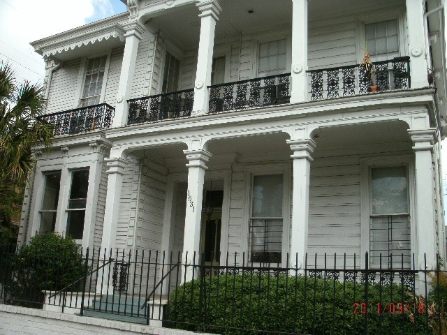 1631 Esplanade Ave in New Orleans, LA - Foto de edificio - Building Photo