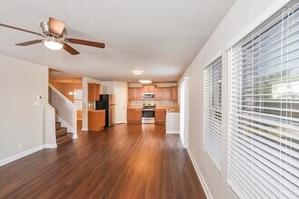 2727 Middleground in San Antonio, TX - Building Photo - Building Photo