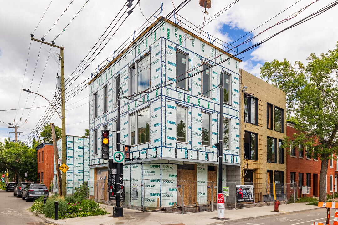 4747 De La Roche in Montréal, QC - Building Photo