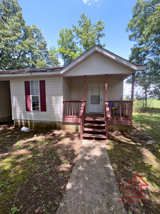 126 Bybee Woods Dr in McMinnville, TN - Foto de edificio - Building Photo