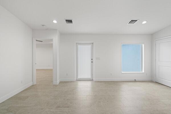 5911 Seagrape Dr in Fort Pierce, FL - Building Photo - Building Photo
