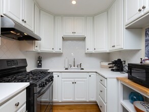 135 Granite Ave-Unit -36 in Boston, MA - Foto de edificio - Building Photo