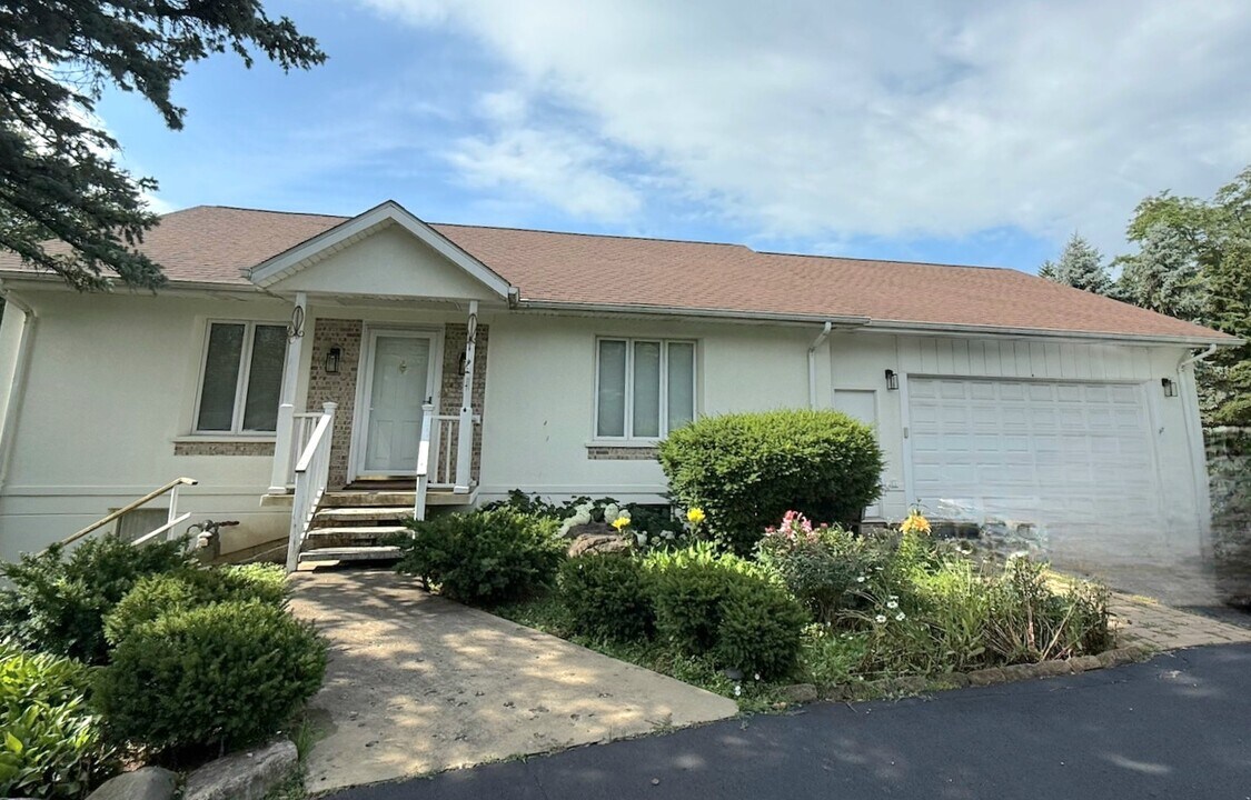 5185 Grand Ave in Gurnee, IL - Building Photo