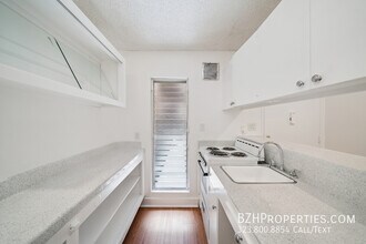 7545 Hampton Ave in West Hollywood, CA - Building Photo - Building Photo