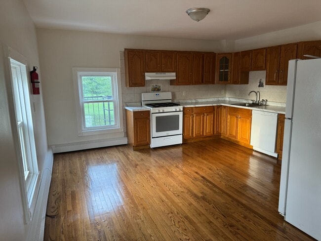 10 Jerome Ave, Unit 3 in Belleville, NJ - Building Photo - Building Photo