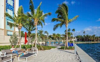 440 NE 34th St in Miami, FL - Building Photo