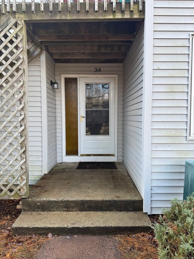 85 Old Town Rd in Vernon, CT - Foto de edificio - Building Photo