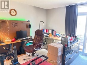 2056 Meadowgate Blvd in London, ON - Building Photo - Building Photo