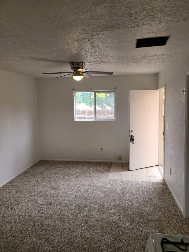 property at 915 Walter St SE