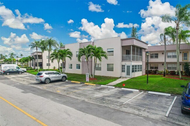 471 Capri G in Delray Beach, FL - Building Photo - Building Photo