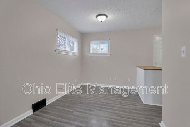 898 Racine Ave in Columbus, OH - Building Photo - Building Photo