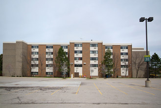 Cedar Center Apartments in University Heights, OH - Building Photo - Building Photo