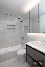 115 E 34th St in New York, NY - Building Photo - Building Photo