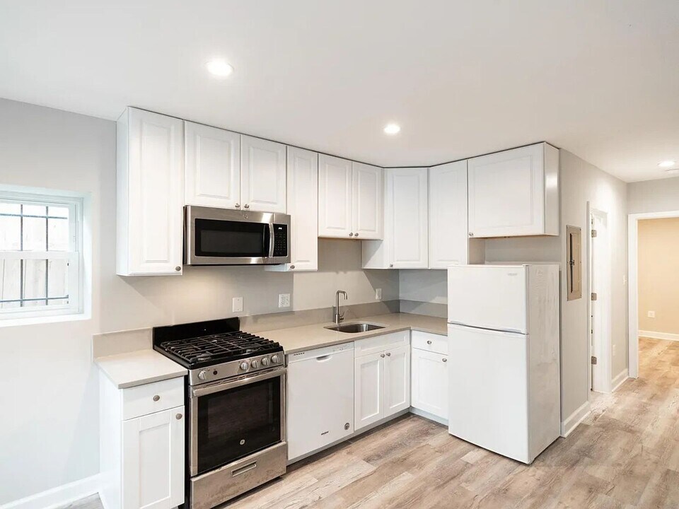 111 Rhode Island Ave NW in Washington, DC - Building Photo