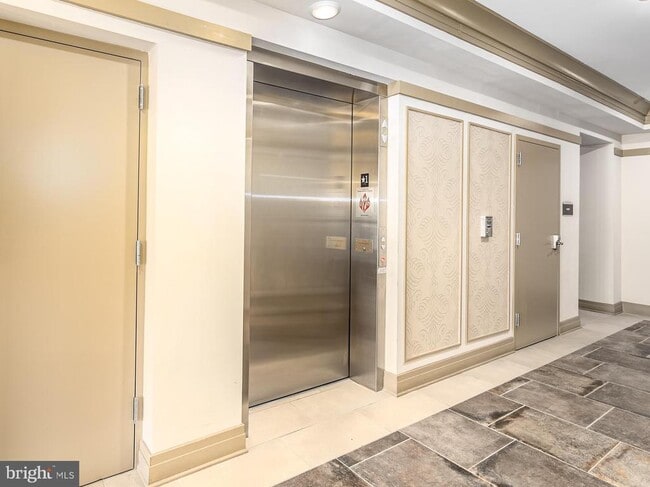 property at 3989 Norton Pl