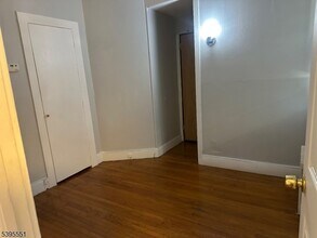 98 Elm St, Unit 1 in Montclair, NJ - Building Photo - Building Photo
