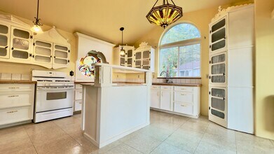 401 Summit Lake Shore Rd NW in Olympia, WA - Building Photo - Building Photo