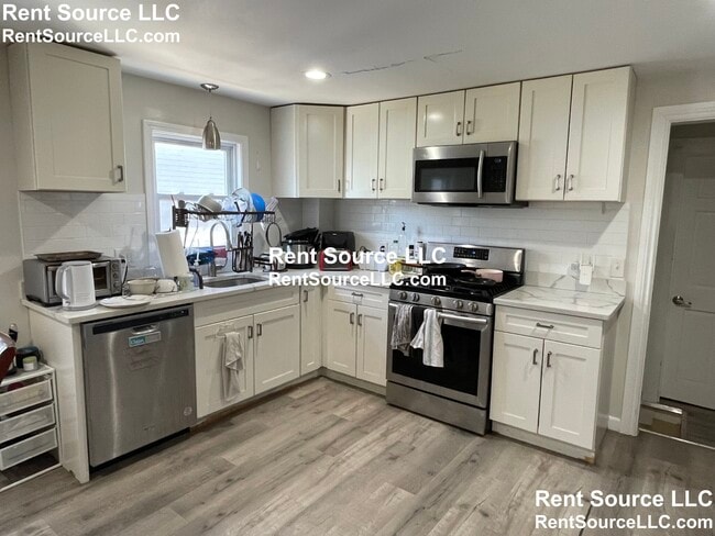 73 Thorndike St in Cambridge, MA - Building Photo - Building Photo