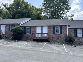 1909 Cherokee Rd in Johnson City, TN - Building Photo