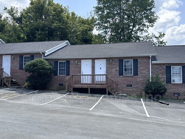 property at 1909 Cherokee Rd