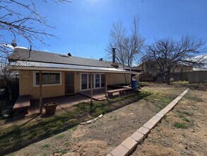 506 Ridgecrest Ave in White Rock, NM - Building Photo - Building Photo