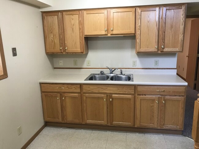 624 8th Ave SE, Unit 4 in Aberdeen, SD - Building Photo - Building Photo
