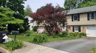 36 Kendes Rd in Millersville, PA - Building Photo