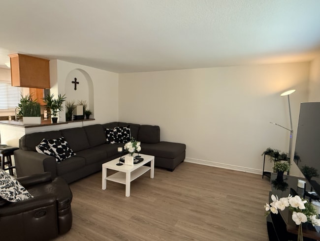 property at 1000 Estes St