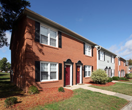 Clemmons Trace Village Apartments in Clemmons, NC - Building Photo - Building Photo