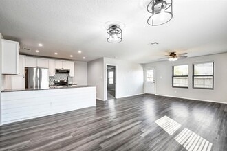 2403 Pechora Pipit in Canyon Lake, TX - Building Photo - Building Photo