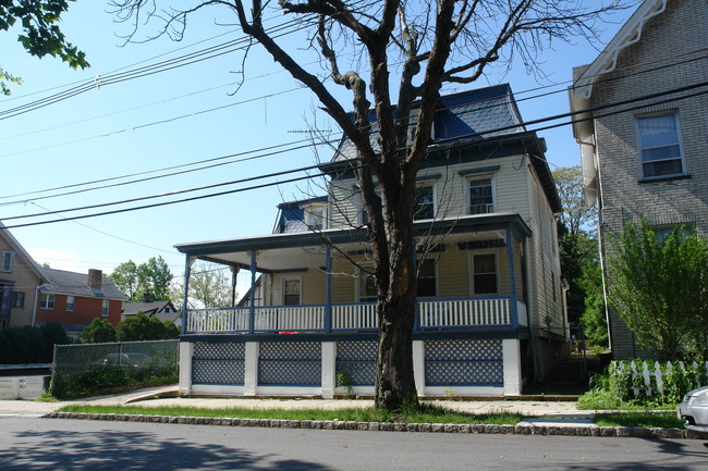 49 Gordon St in Perth Amboy, NJ - Building Photo - Building Photo