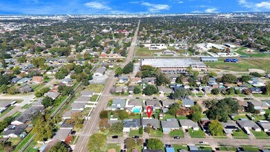 1110 E Brown Ln in Deer Park, TX - Building Photo - Building Photo
