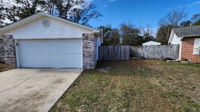 915 Vonna Jo Cir in Pensacola, FL - Building Photo - Building Photo