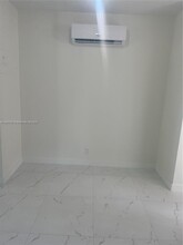 722 NE 8th St in Hallandale Beach, FL - Building Photo - Building Photo