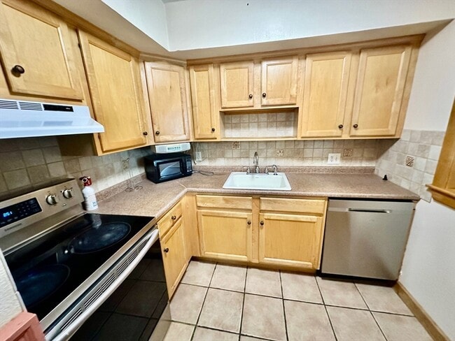 104 Oak St in Brockton, MA - Building Photo - Building Photo