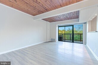 53 Skyhill Rd-Unit -303 in Alexandria, VA - Building Photo - Building Photo